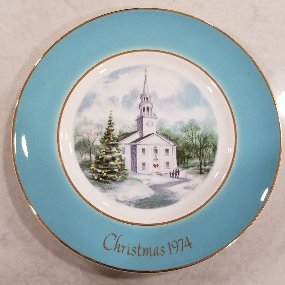Vintage Avon 1974 Christmas Plate "Country Church" Enoch Wedgwood England